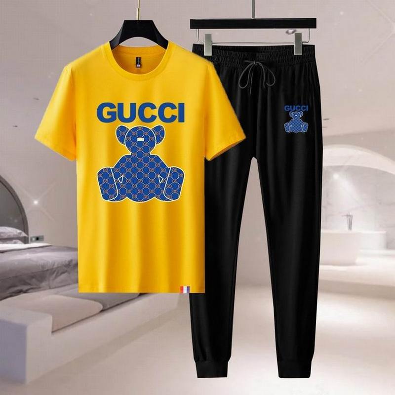 Gucci Men's Suits 607